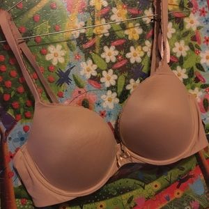 NWT Victoria’s Secret push up bra 38C